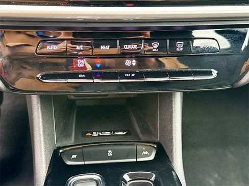 Used 2023 Chevrolet Bolt EUV LT image 15