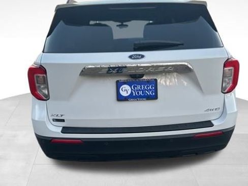 Used 2021 Ford Explorer XLT image 7