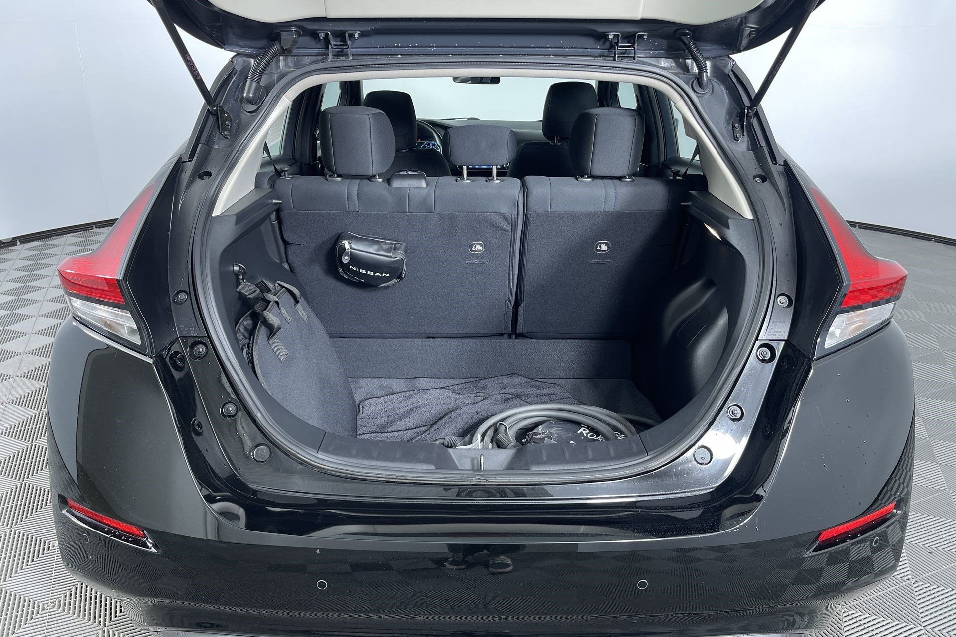 Certified 2025 Nissan Leaf S FWD image 23