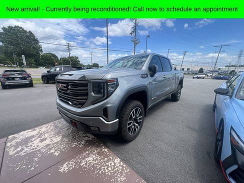 Used 2024 GMC Sierra 1500 AT4 w/ Technology Package AWD/4WD image 1
