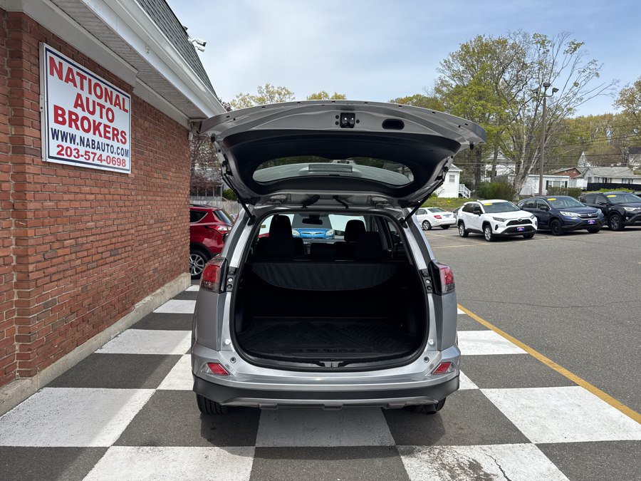 Used 2018 Toyota RAV4 XLE AWD/4WD image 36