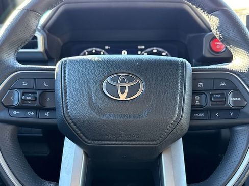 Used 2025 Toyota 4Runner TRD Off-Road image 30