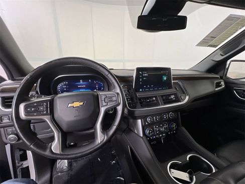 Used 2024 Chevrolet Suburban Premier image 11