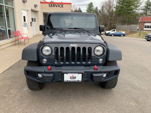 Used 2017 Jeep Wrangler Unlimited Rubicon AWD/4WD image 2
