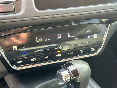 Used 2018 Honda HR-V EX-L image 18