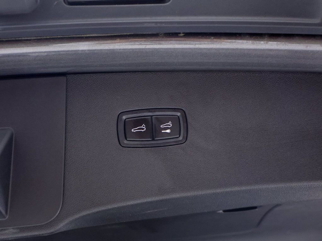 Certified 2024 Porsche Cayenne Coupe AWD/4WD image 30