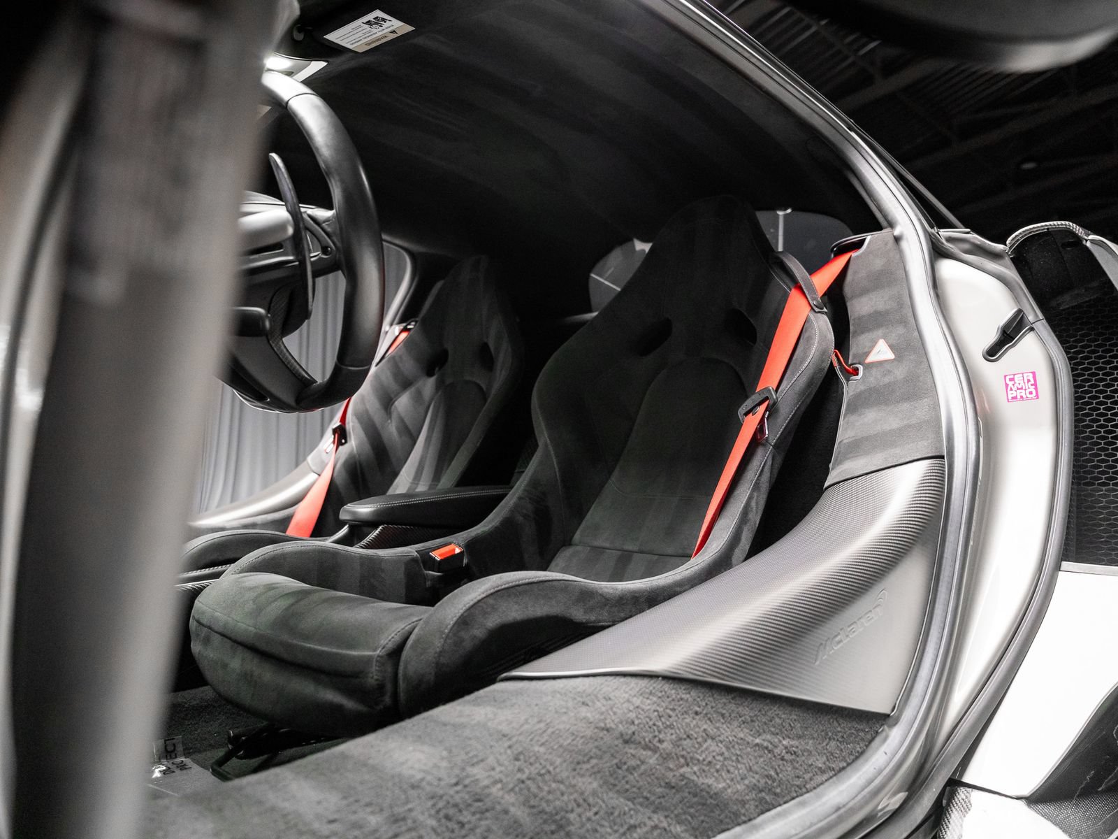 Used 2017 McLaren 570S Coupe RWD image 48