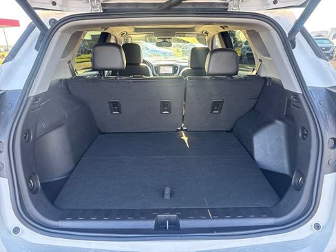 Used 2024 GMC Terrain SLT w/ Infotainment Package II AWD/4WD image 7