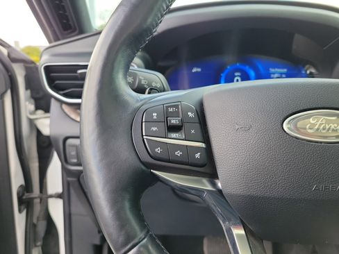 Used 2020 Ford Explorer Platinum w/ Premium Technology Package image 22