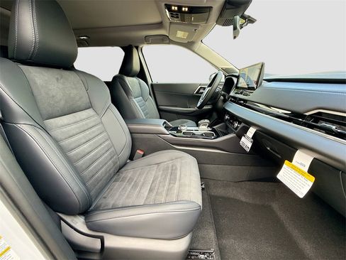 New 2026 Mitsubishi Outlander SE image 30