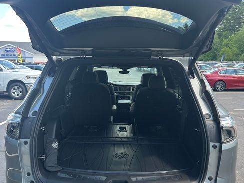 Used 2023 Buick Enclave Avenir w/ Avenir Technology Package AWD/4WD image 8
