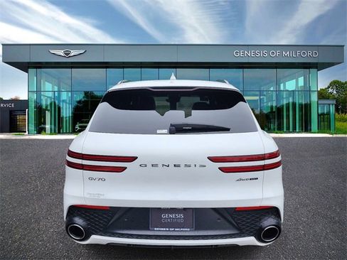 Used 2024 Genesis GV70 3.5T Sport image 7