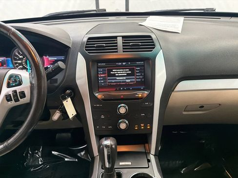 Used 2014 Ford Explorer XLT w/ Equipment Group 202A FWD image 29