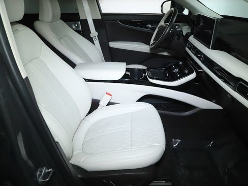 Certified 2023 Lincoln Nautilus Black Label AWD/4WD image 36
