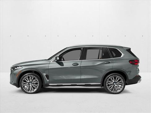 New 2025 BMW X5 xDrive40i w/ M Sport Package image 3