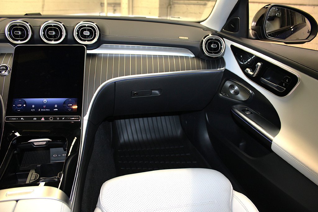 Used 2026 Mercedes-Benz C 300 4MATIC Sedan image 35
