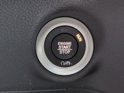 New 2026 Chrysler Pacifica Select FWD image 21