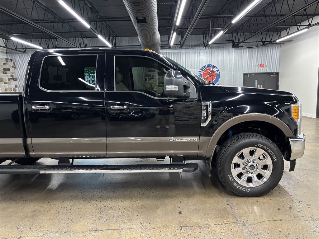 Used 2017 Ford F250 Lariat w/ Chrome Package AWD/4WD image 23
