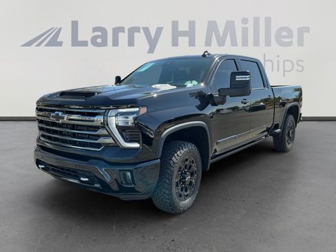 Used 2024 Chevrolet Silverado 2500 High Country w/ High Country Premium Package AWD/4WD image 1
