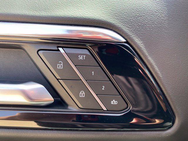Used 2025 Chevrolet Tahoe Z71 AWD/4WD image 17