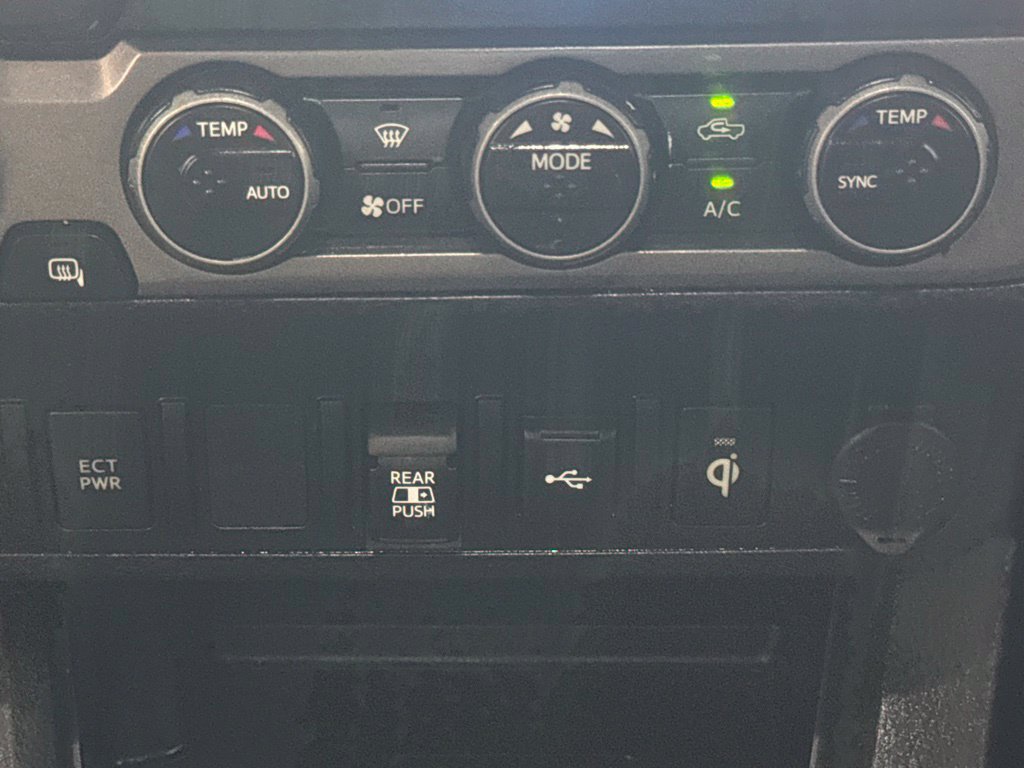 Used 2022 Toyota Tacoma TRD Sport AWD/4WD image 15