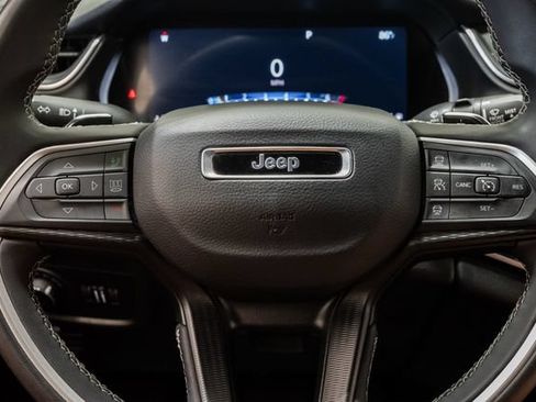 Used 2024 Jeep Grand Cherokee L Laredo AWD/4WD image 12