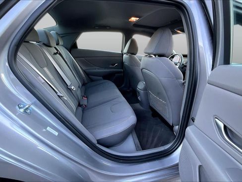 Used 2024 Hyundai Elantra Limited FWD image 19