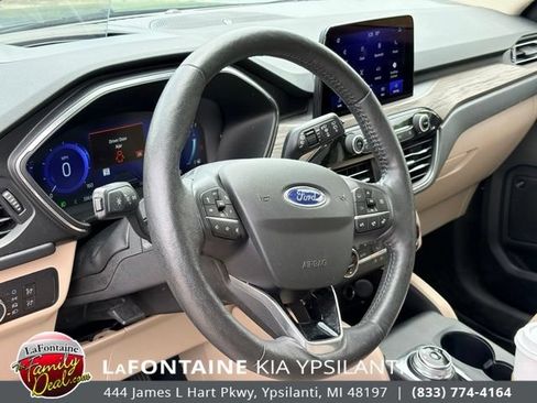 Used 2020 Ford Escape Titanium w/ Titanium Premium Package 2.0 AWD/4WD image 12