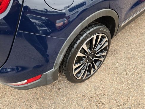 Used 2019 Lincoln MKC Reserve image 10