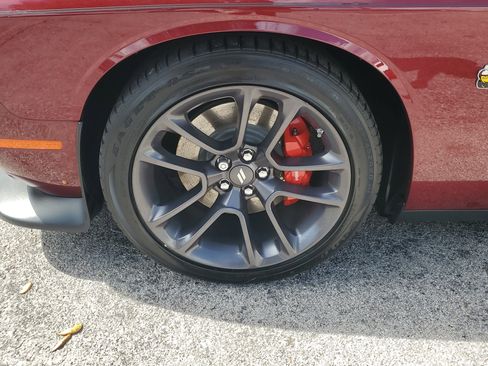 Used 2022 Dodge Challenger R/T Scat Pack w/ Shaker Package image 5