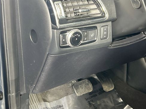 Used 2018 Lincoln Navigator L Reserve image 10