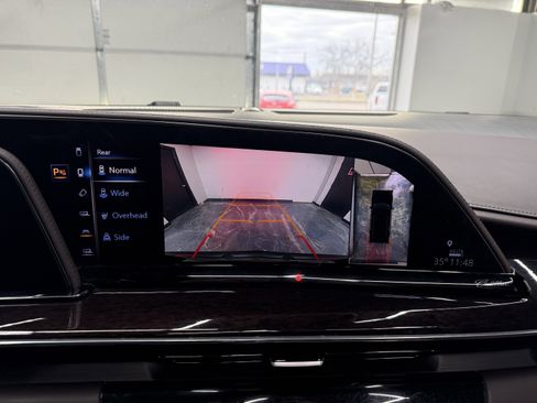 Used 2023 Cadillac Escalade ESV Sport Platinum w/ LPO, ONYX Package image 21