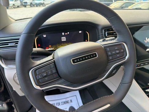 Used 2022 Jeep Wagoneer Series II AWD/4WD image 13