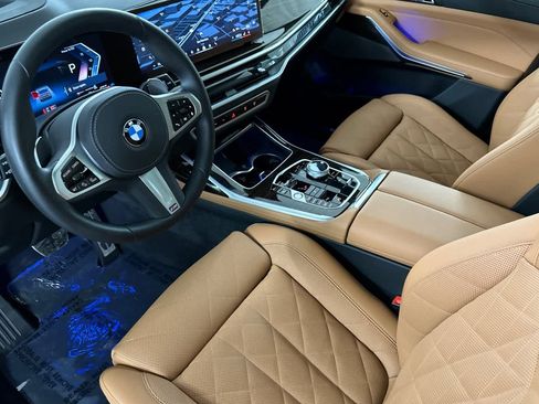 Used 2026 BMW X7 xDrive40i w/ M Sport Package image 11