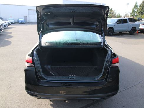 Used 2025 Nissan Versa SV w/ Trunk Package image 27