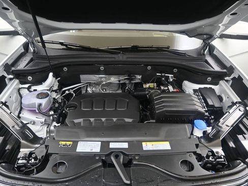 Certified 2025 Volkswagen Atlas SEL image 10