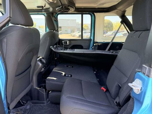 Used 2020 Jeep Wrangler Unlimited Sport S image 16