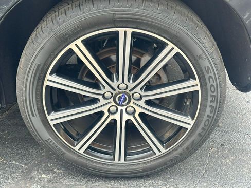 Used 2016 Volvo XC60 T5 Premier w/ Proximity Package FWD image 7