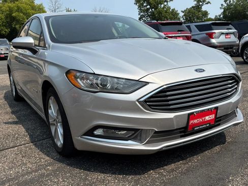 Used 2017 Ford Fusion SE w/ Equipment Group 601A FWD image 13
