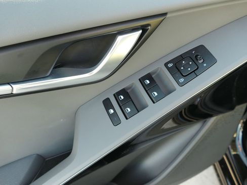 Certified 2025 Kia Niro EX image 13