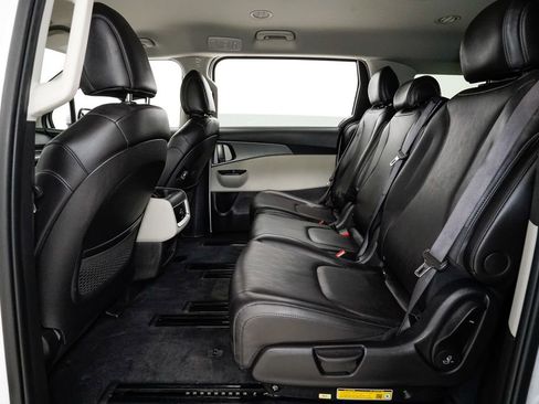 Certified 2024 Kia Carnival LX image 23