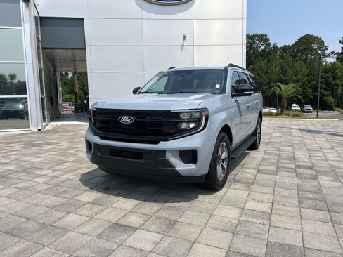 New 2027 Ford Expedition Active RWD image 2