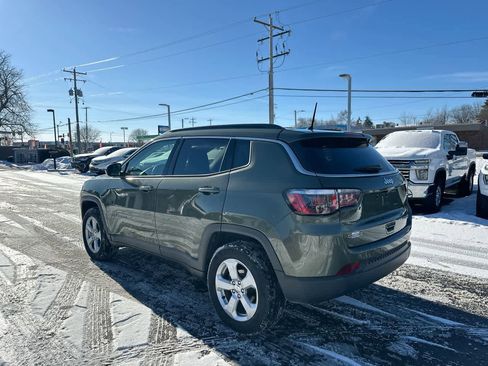 Used 2018 Jeep Compass Latitude w/ Cold Weather Group image 11