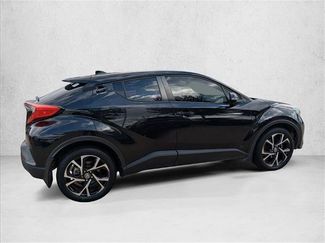 Used 2021 Toyota C-HR XLE video 2