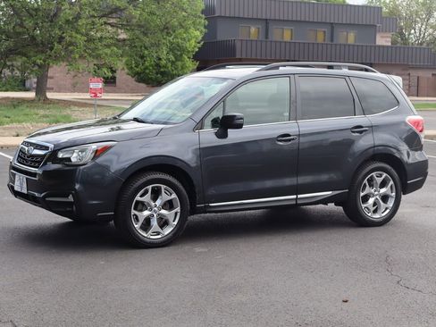 Used 2017 Subaru Forester 2.5i Touring AWD/4WD image 10