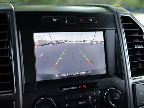 Used 2019 Ford F150 XLT w/ Equipment Group 302A Luxury AWD/4WD image 15