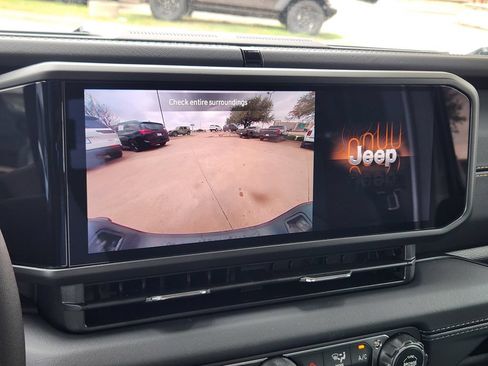 New 2026 Jeep Gladiator Sport AWD/4WD image 13