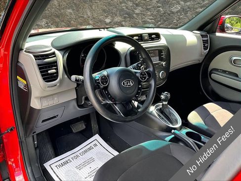 Used 2019 Kia Soul FWD image 11