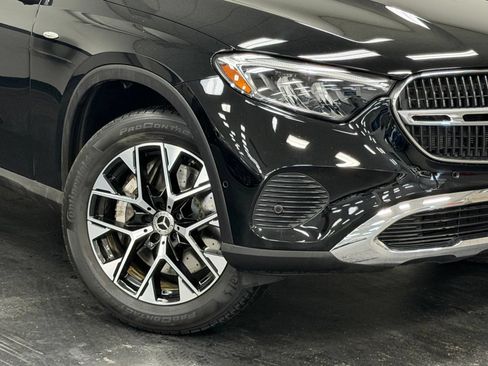 Used 2025 Mercedes-Benz GLC 350e 4MATIC image 4