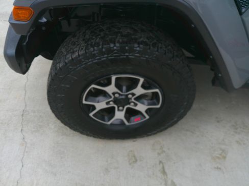 Used 2021 Jeep Wrangler Unlimited Rubicon AWD/4WD image 16